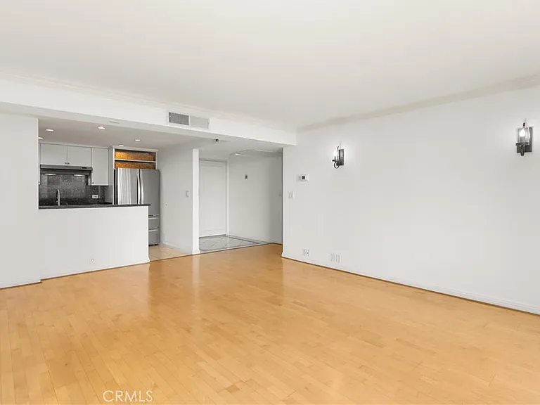 10535 Wilshire #912 — Photo 4