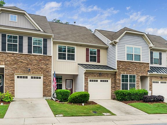 3rd image of 114 Constitution Dr
