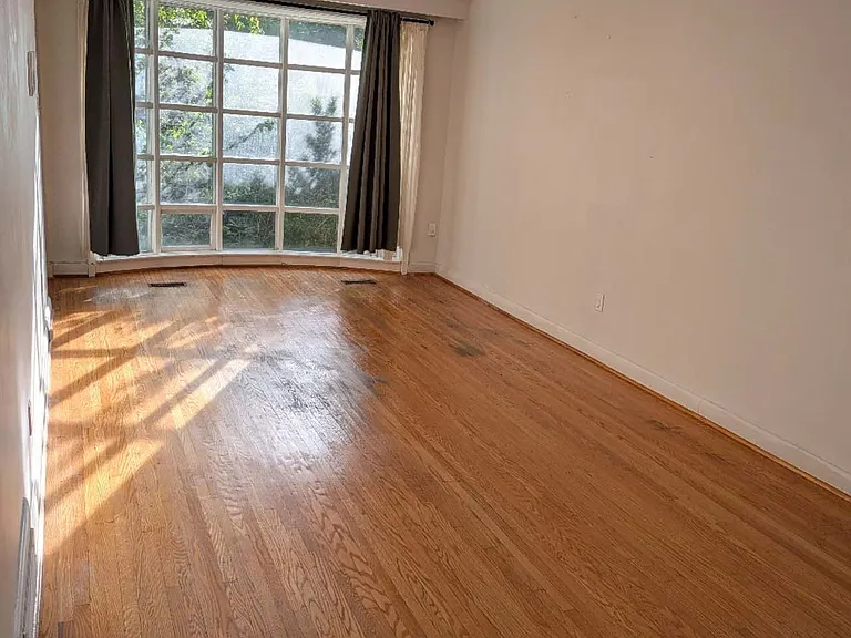 25 Linelle St #UPSTAIRS — Photo 5