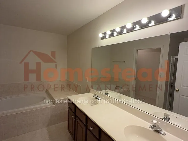 244 S Azalea Ct — Photo 33