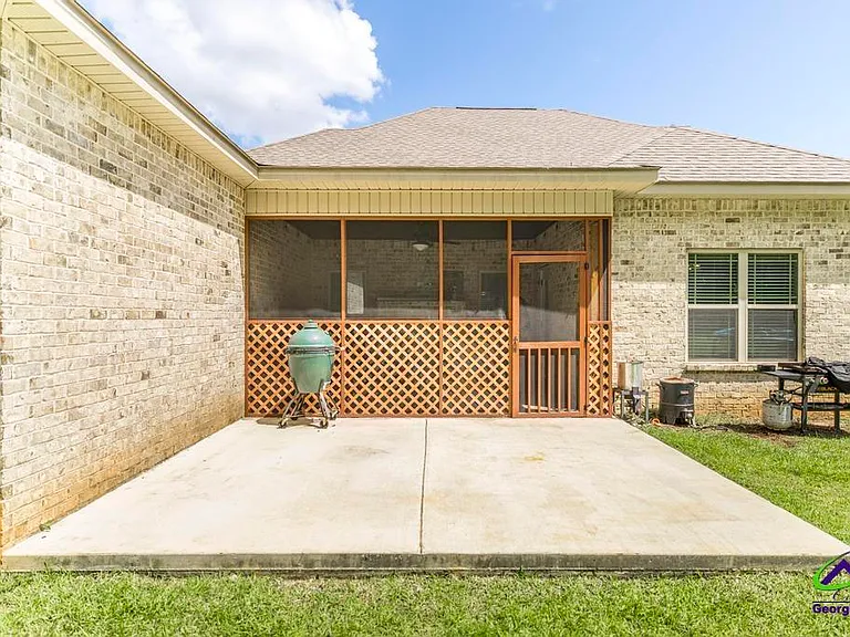 306 Rustic Live Oak Trl — Photo 31
