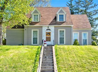 215 Carlton Rd, Syracuse, NY 13207