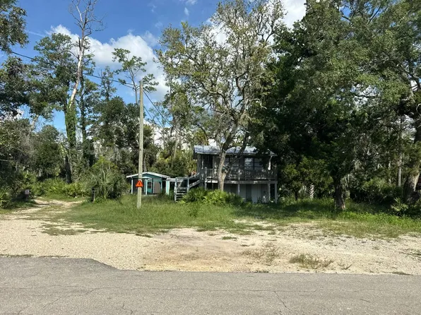 4 SE 6th St, Steinhatchee, FL 32359