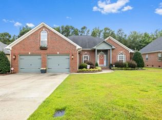 329 W Summerchase Dr, Fayetteville, NC 28311
