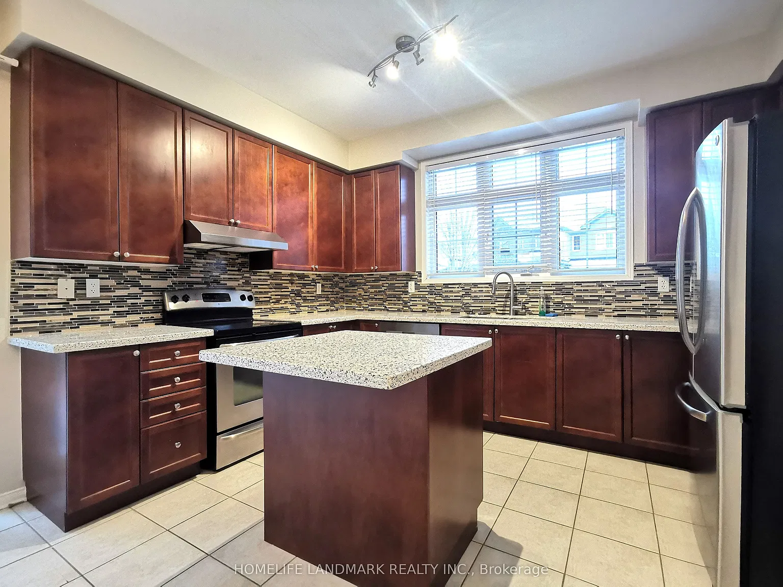 4 bed, $3,900 — Photo 4