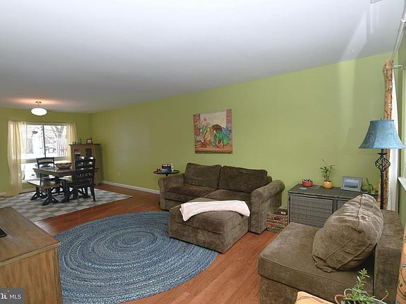 5th image of 102 Concord Pl #4