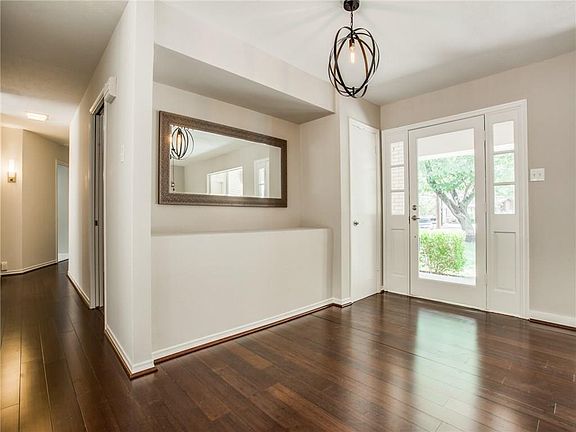 4th image of 106 Woodacre Cir