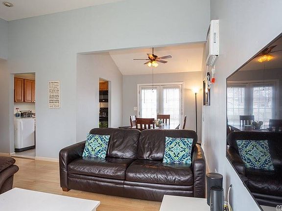 5th image of 2806 Falcon Ave