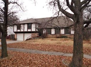 6916 E Stonegate Ln, Wichita, KS 67206