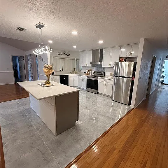 32 Westlawn Pl — Photo 3