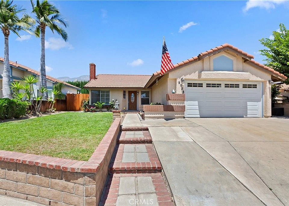 1st image of 9028 La Verne Dr