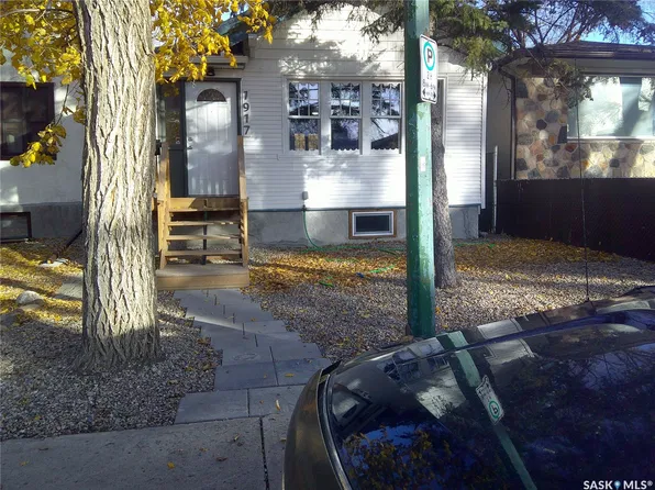 1917 Toronto Street, Regina, SK S4R 8L1