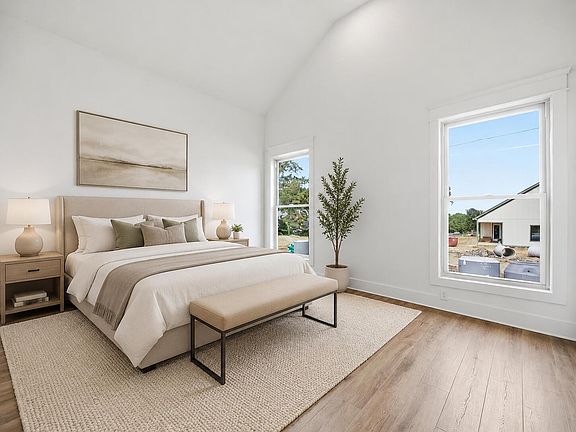 5th image of 342 Thomas Rd