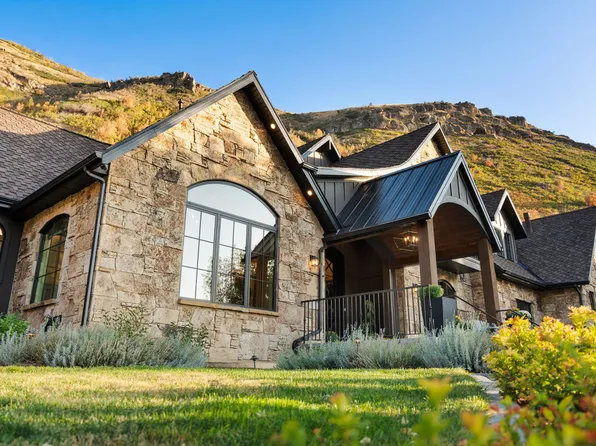 1141 S Oak Leaf Ln, Springville, UT 84663