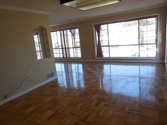 4th image of 296 Saint Francis Blvd
