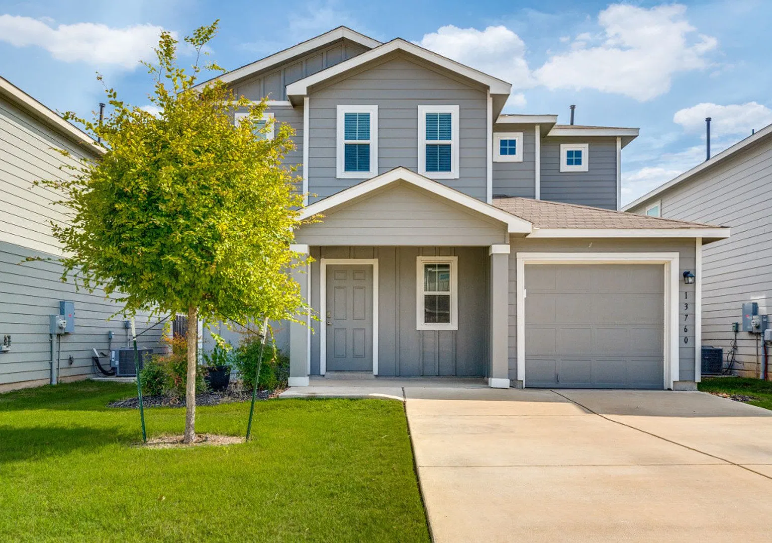Beautiful 3 BR/2.5 bath home in Valley Ranch! — Photo 1