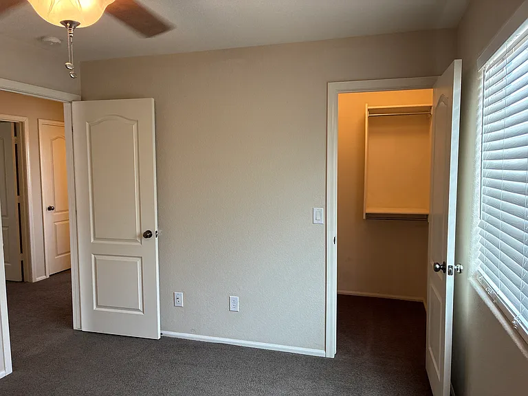 2217 W Steed Rdg — Photo 35