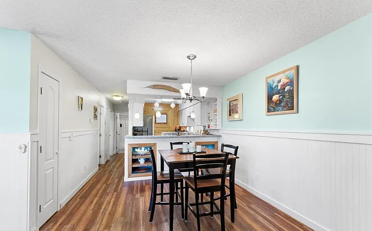 125 Rio Del Mar St — Photo 3