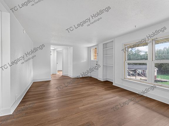 4th image of 649 Maple St