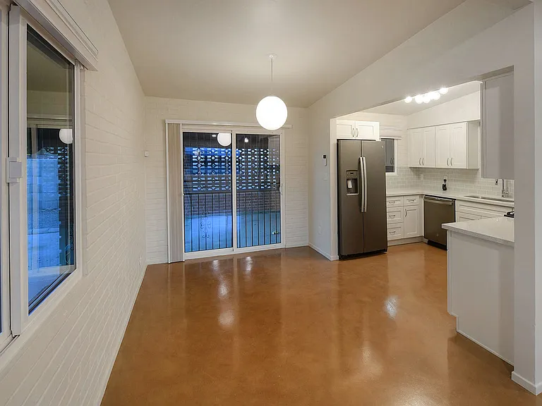 1445 N Arcadia Ave — Photo 7