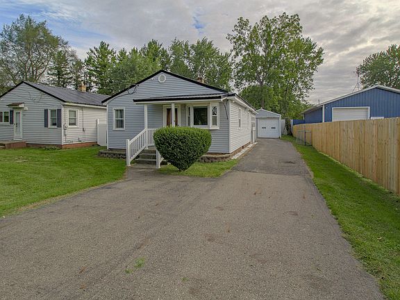 3rd image of 3308 Lake St