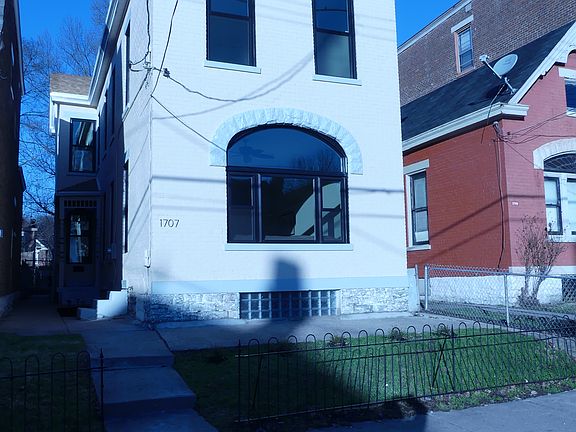 Front 1707 Holman