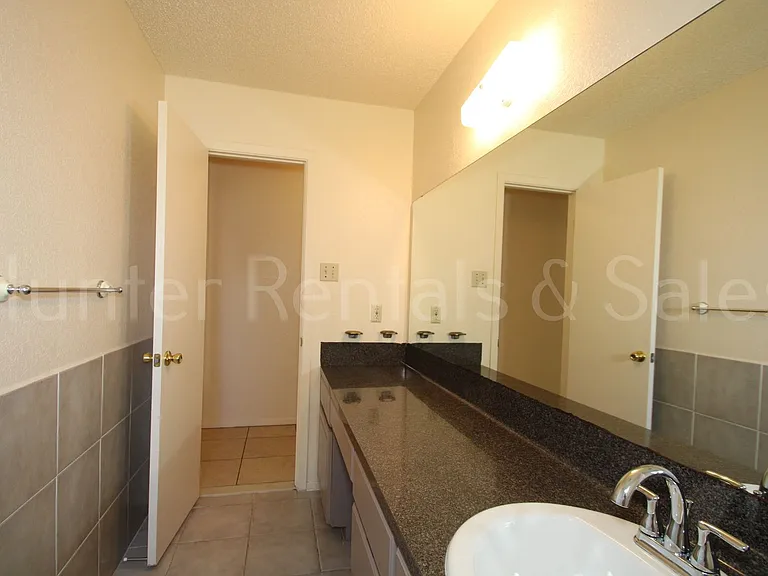 2804 Derby Dr — Photo 18