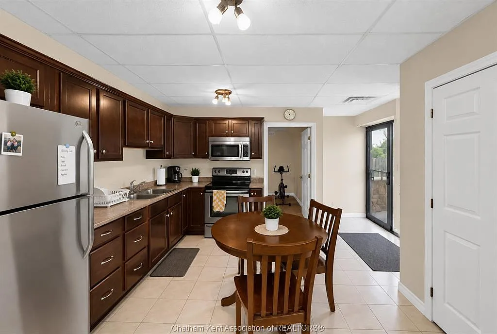 2 bed, $1,700 — Photo 3