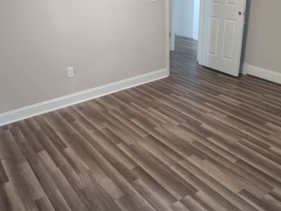 2nd image of 904 N McKay Ave