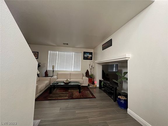 4th image of 10094 San Gervasio Ave