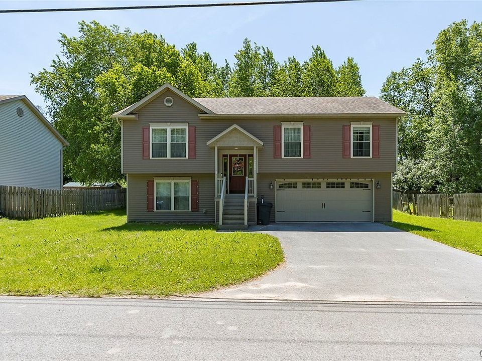 1st image of 32682 Railroad St