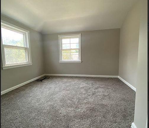 3rd image of 5543 South Blvd
