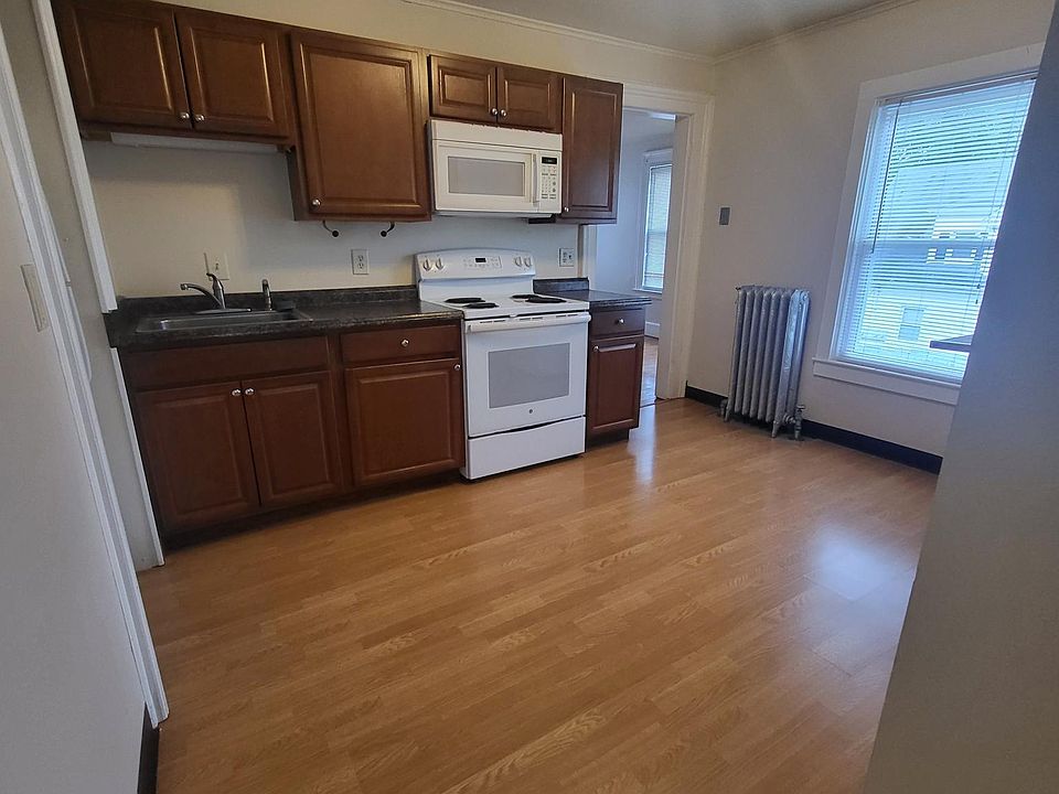 34 W Main St Clinton CT Zillow