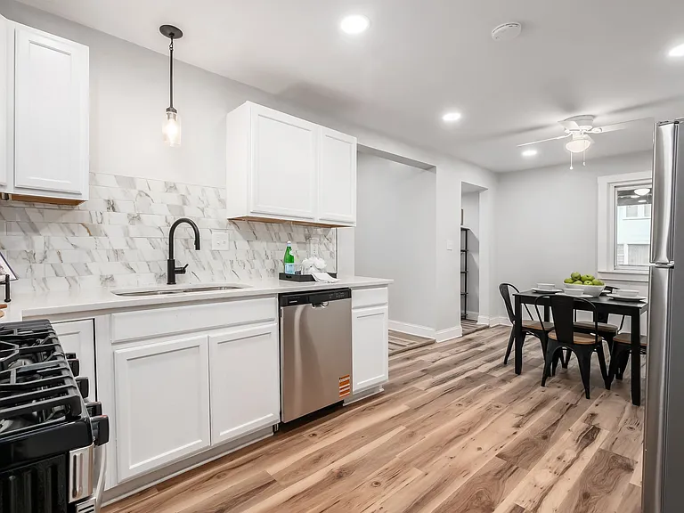 501 Oak St — Photo 11
