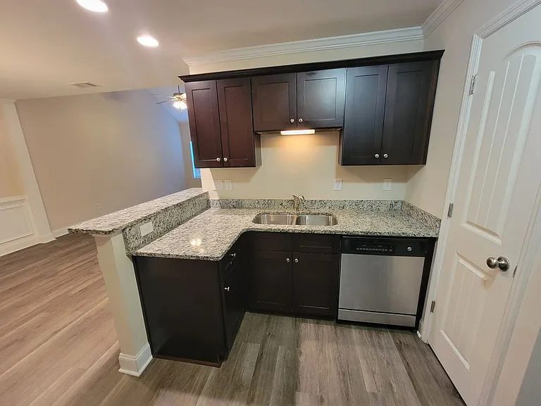 640 Vista Dr — Photo 5