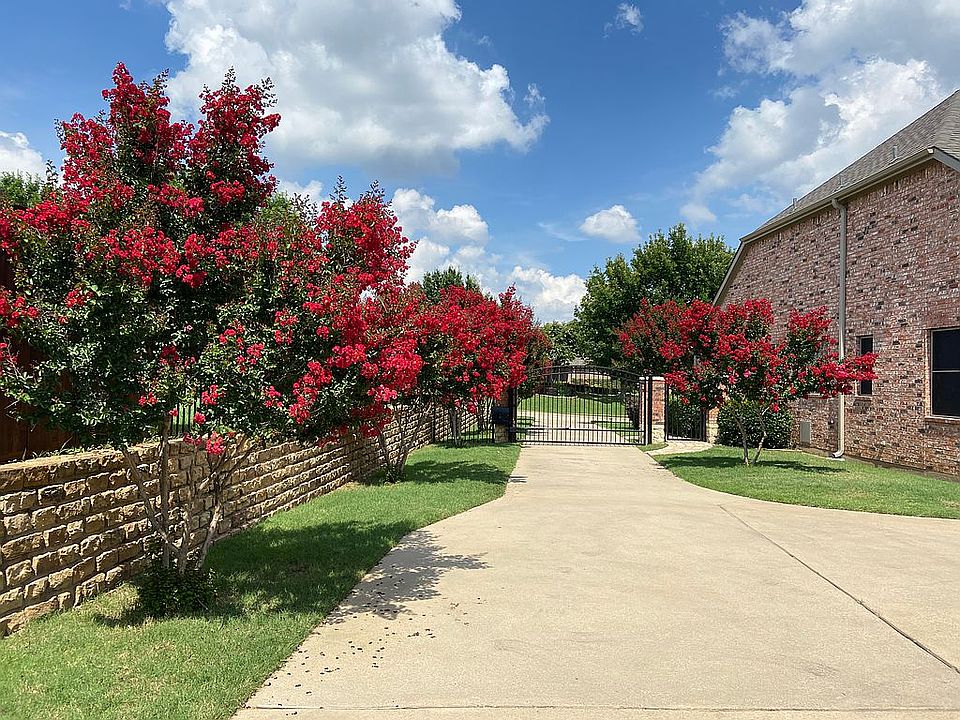 2nd image of 528 Unbridled Ln