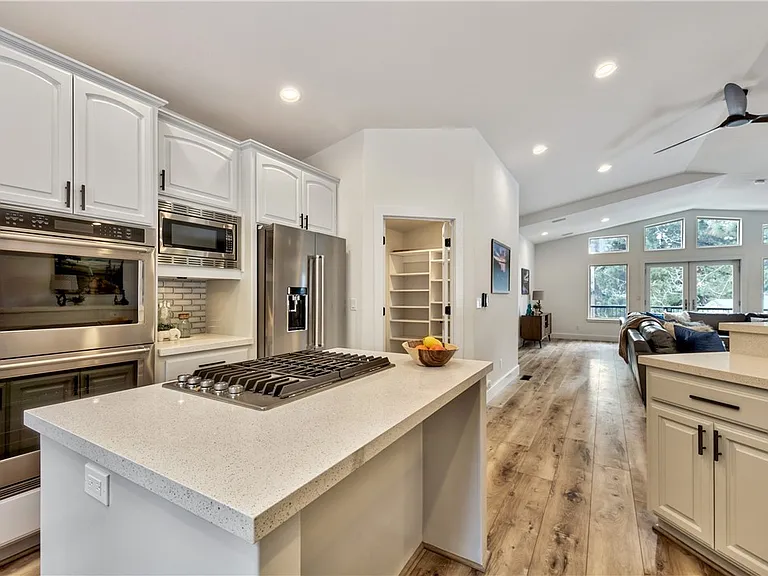 997 Dorcey Dr — Photo 9