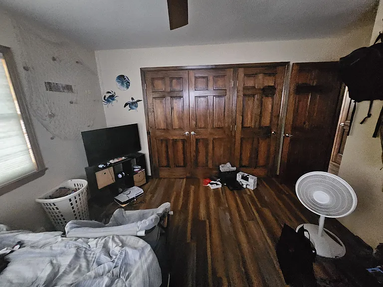 1121 Bennett Ave — Photo 7