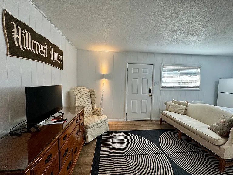 2401 Church St #1 — Photo 17