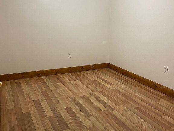 5th image of 805 N 5th St