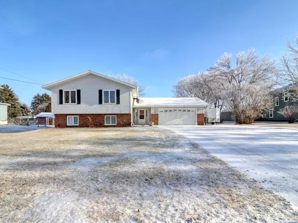 908 Parke Ave S, Glyndon, MN 56547