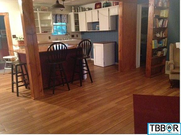 3rd image of 702 W Drew St