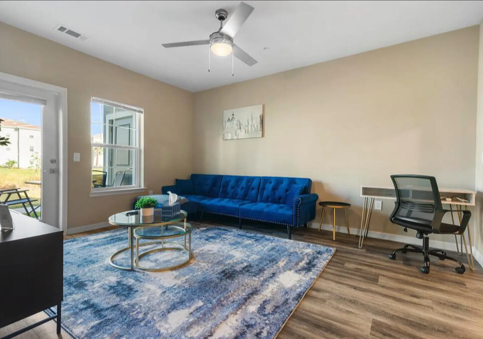 Lovely Apartment in Melbourne FL with Pool, Gym and Laundry — Photo 3