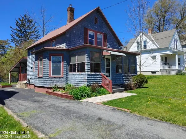 5 Park Avenue, Ticonderoga, NY 12883
