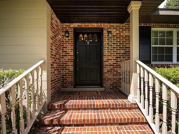 2nd image of 450 NW 58th St