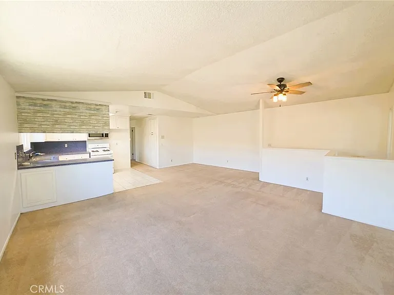 4442 E Addington Dr — Photo 6