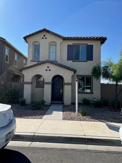 3 bed, 2.5 bath, 1605 sqft, $2,300 — Photo 3