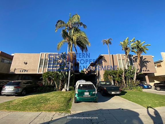 2nd image of 3538 Mentone Ave #6