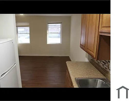 512 Baltic Ave #B — Photo 4