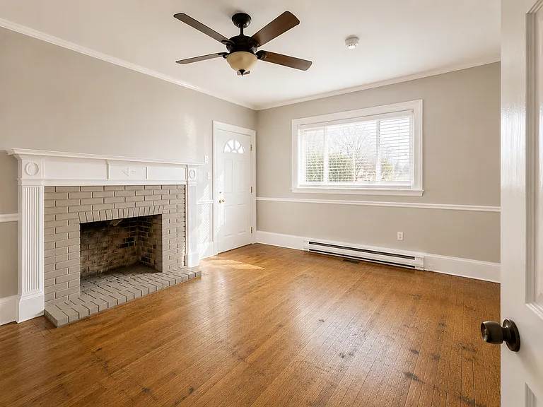 248 W Elm St #1 — Photo 7